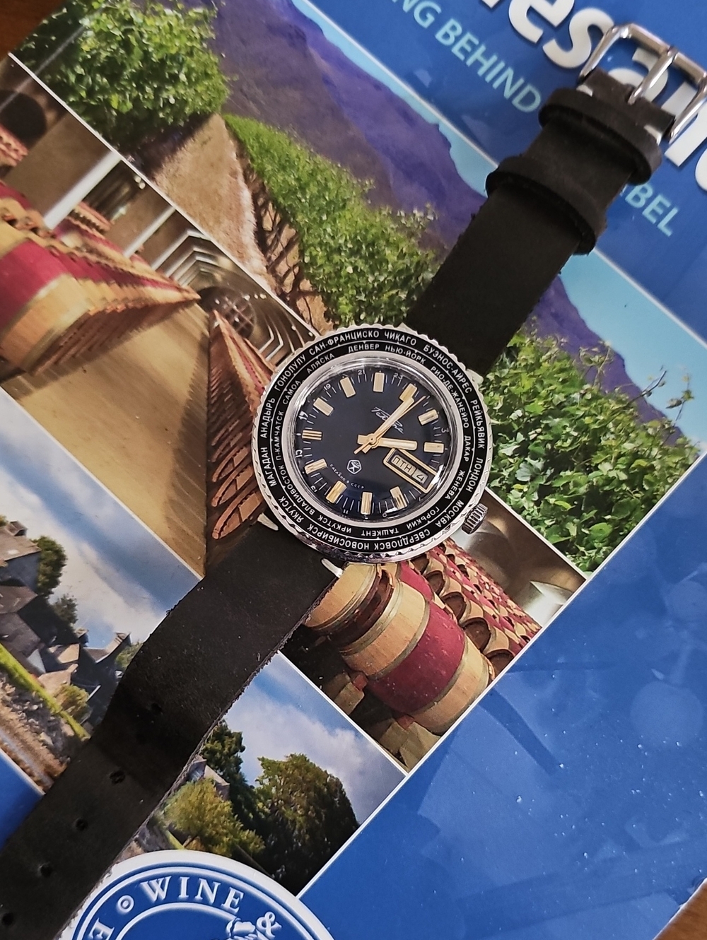 Vintage Soviet Era Raketa City Timer Automatic Watch With Cyrillic Day/date - Picture 1 of 5